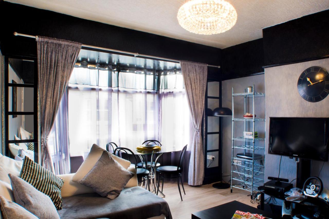 A Home Away From Home Now With Netflix And Ps4 Blackpool Dış mekan fotoğraf