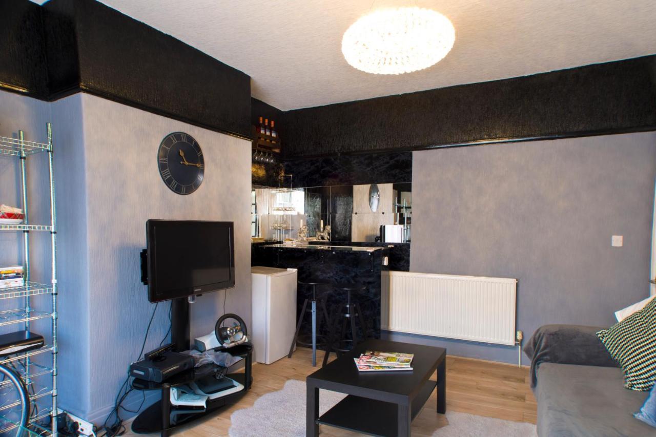 A Home Away From Home Now With Netflix And Ps4 Blackpool Dış mekan fotoğraf