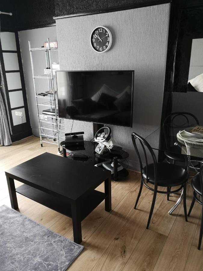 A Home Away From Home Now With Netflix And Ps4 Blackpool Dış mekan fotoğraf